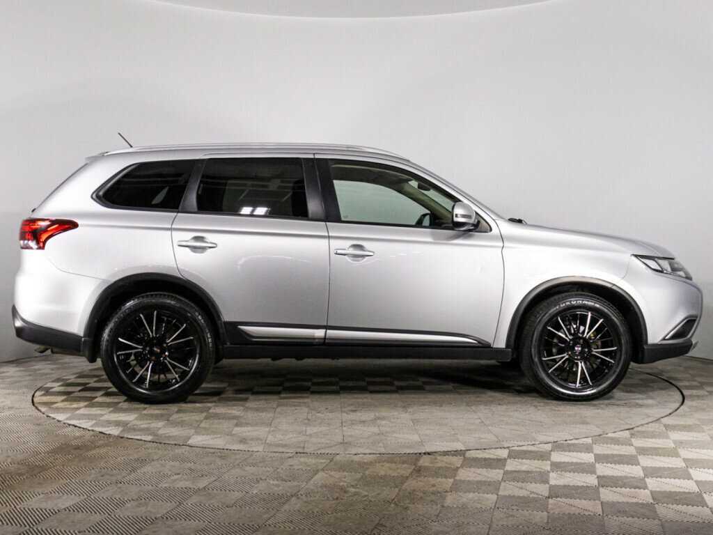 Mitsubishi Outlander 2016 года с пробегом. Фото: #3