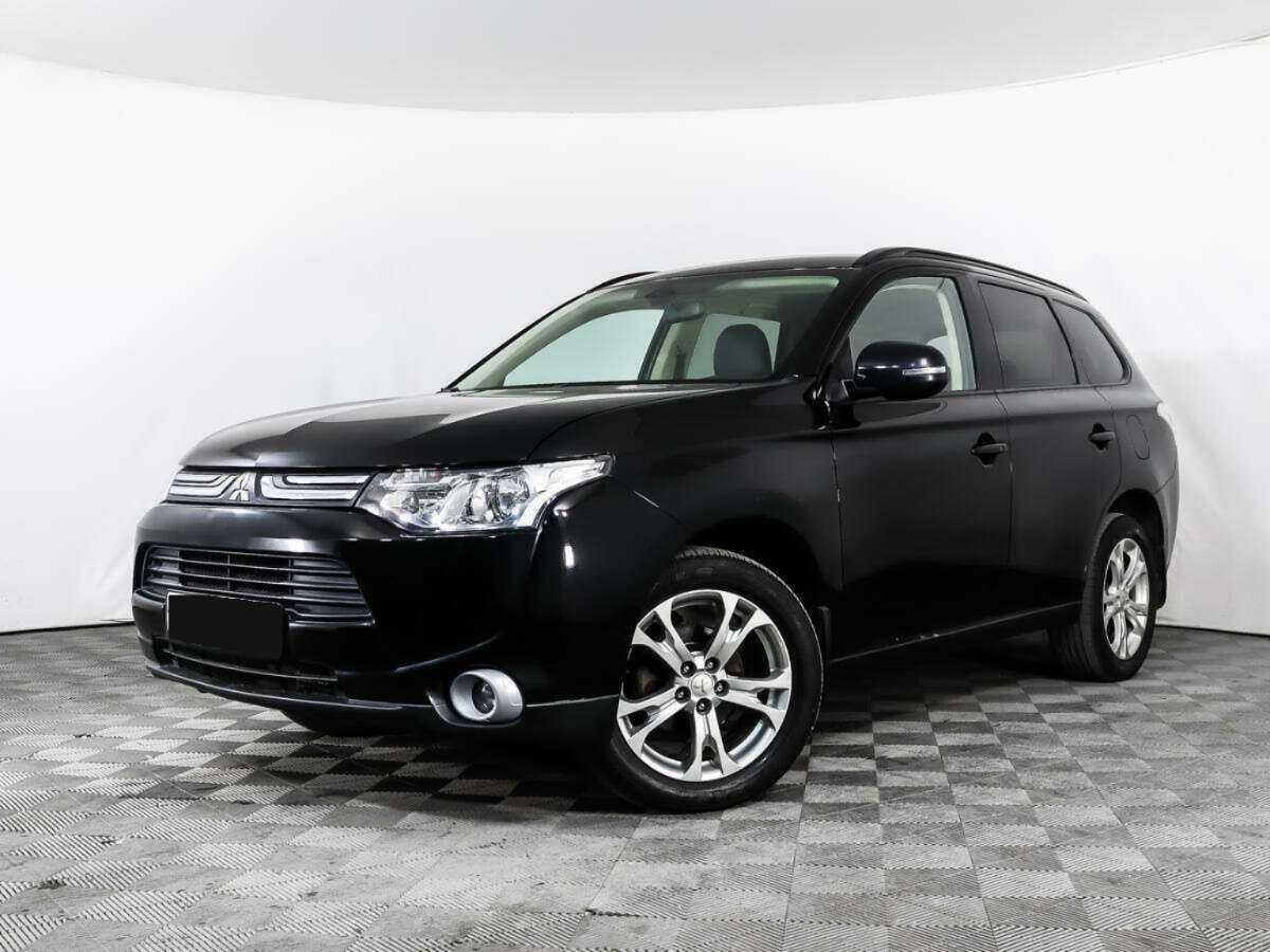 Mitsubishi Outlander 2013 года с пробегом. Посмотреть фото