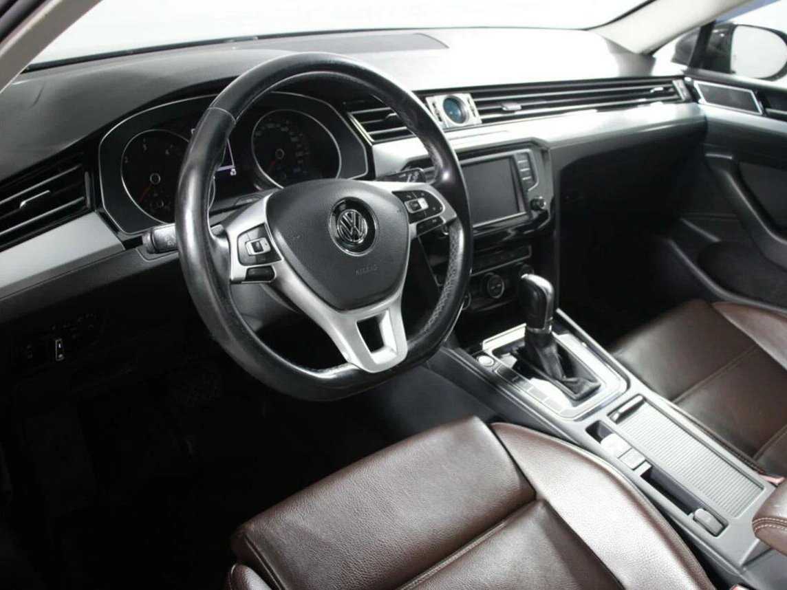 Volkswagen Passat 2017 года с пробегом. Фото: #11