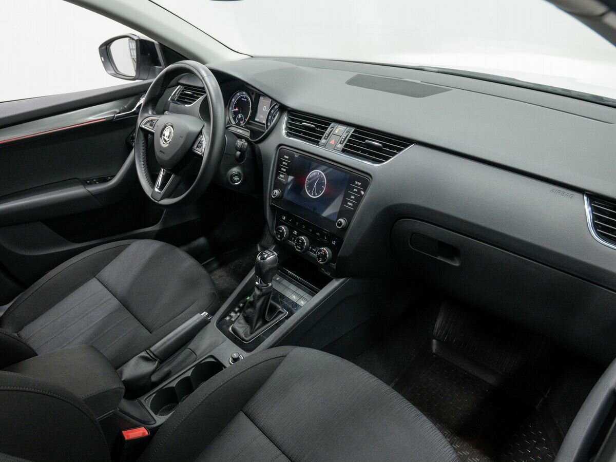Skoda Octavia 2018 года с пробегом. Фото: #6
