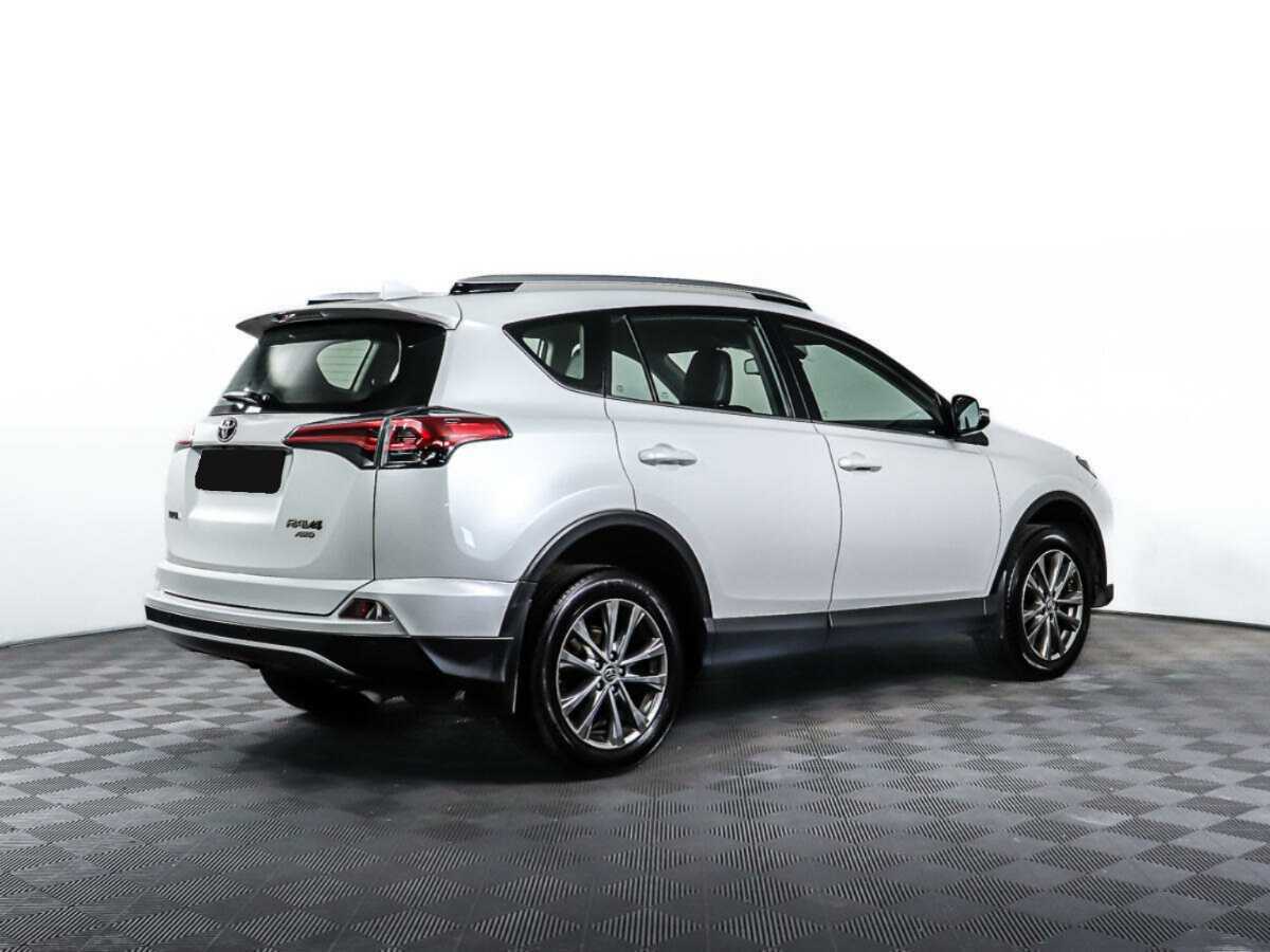 Toyota RAV4 2018 года с пробегом. Фото: #3