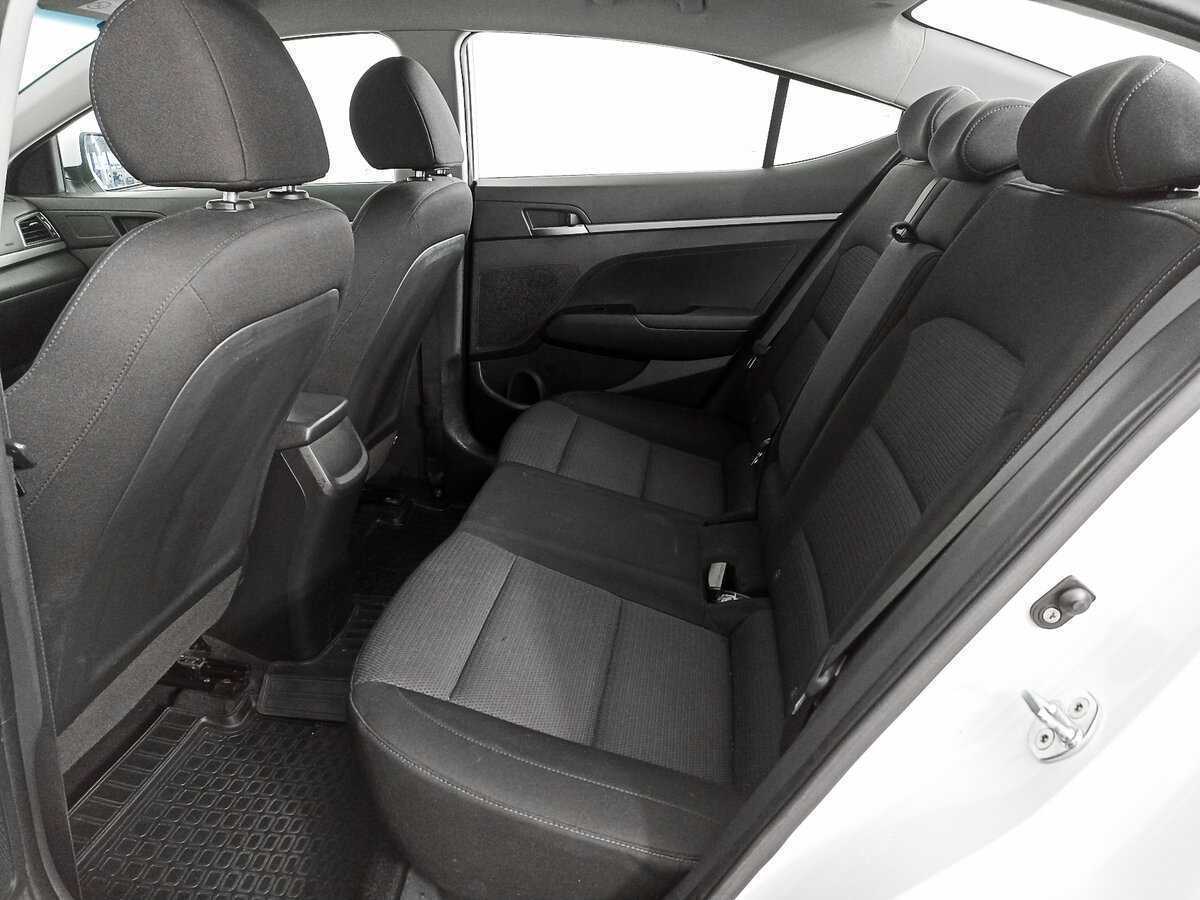 Hyundai Elantra 2017 года с пробегом. Фото: #11