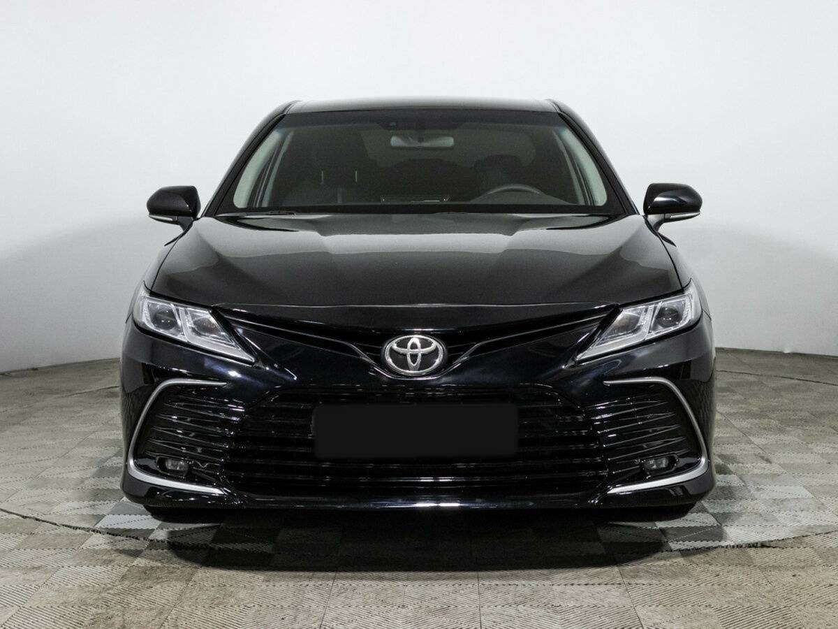 Toyota Camry 2021 года с пробегом. Фото: #1