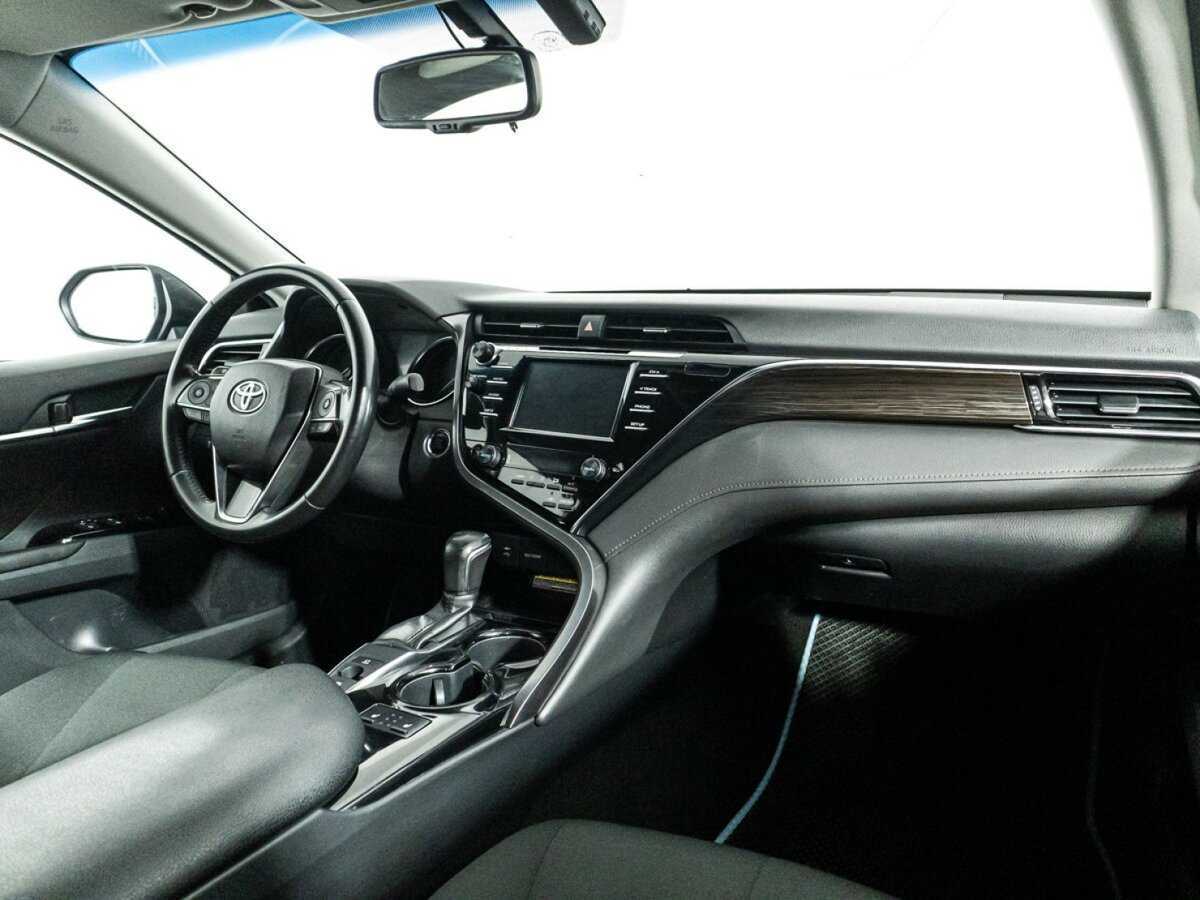 Toyota Camry 2020 года с пробегом. Фото: #8