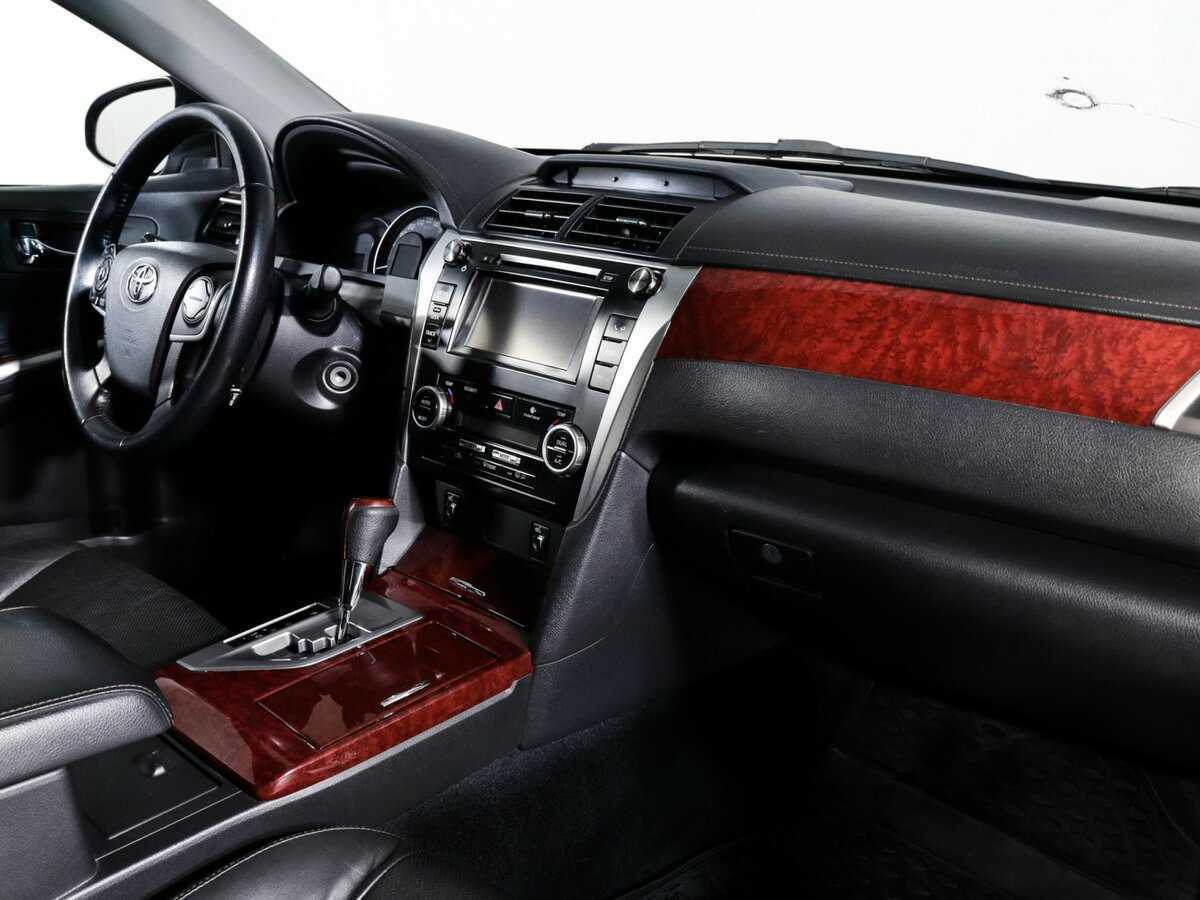 Toyota Camry 2013 года с пробегом. Фото: #5