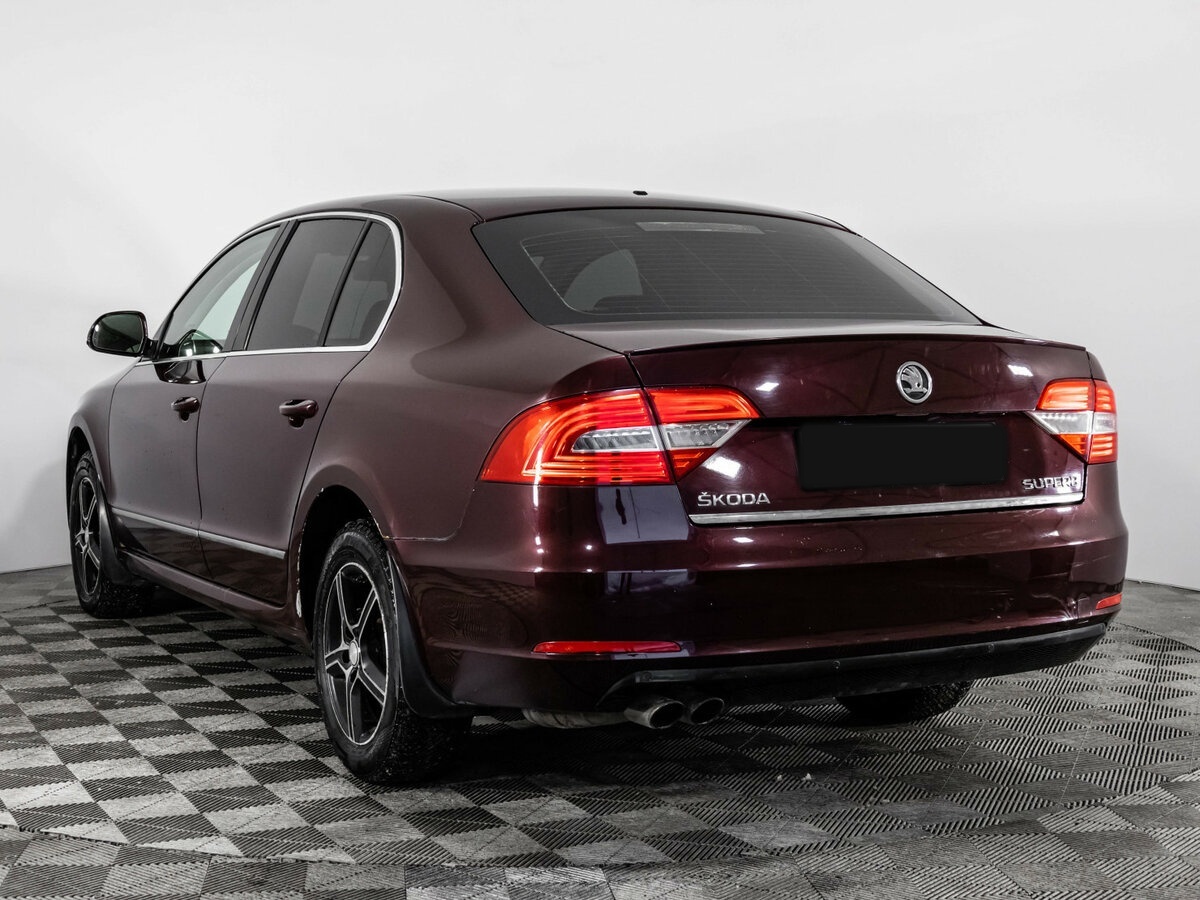 Skoda Superb 2014 года с пробегом. Фото: #5