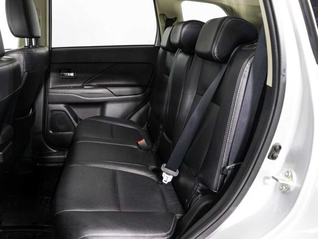 Mitsubishi Outlander 2016 года с пробегом. Фото: #9