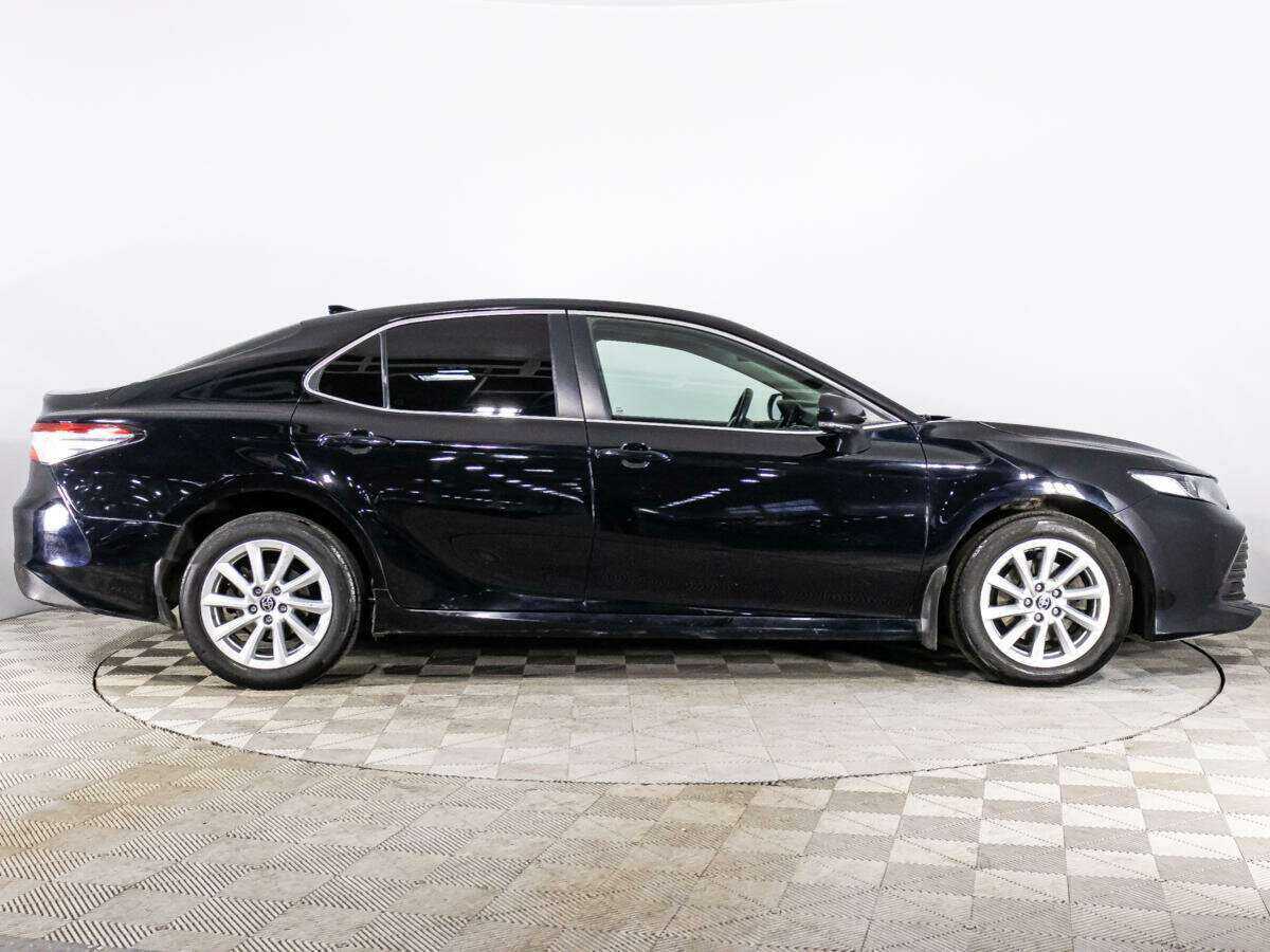 Toyota Camry 2021 года с пробегом. Фото: #3
