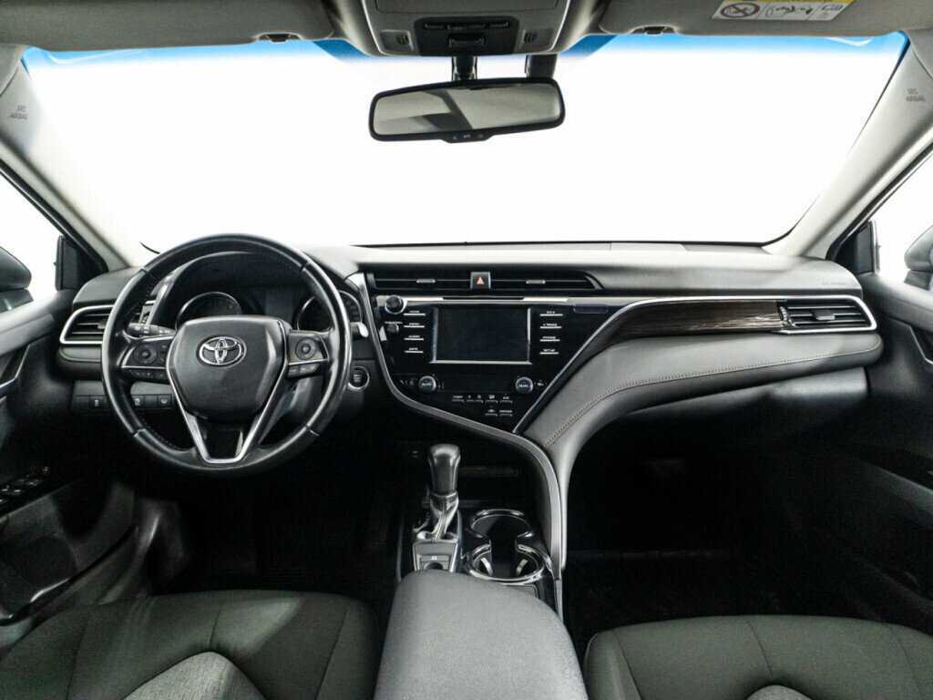 Toyota Camry 2019 года с пробегом. Фото: #12