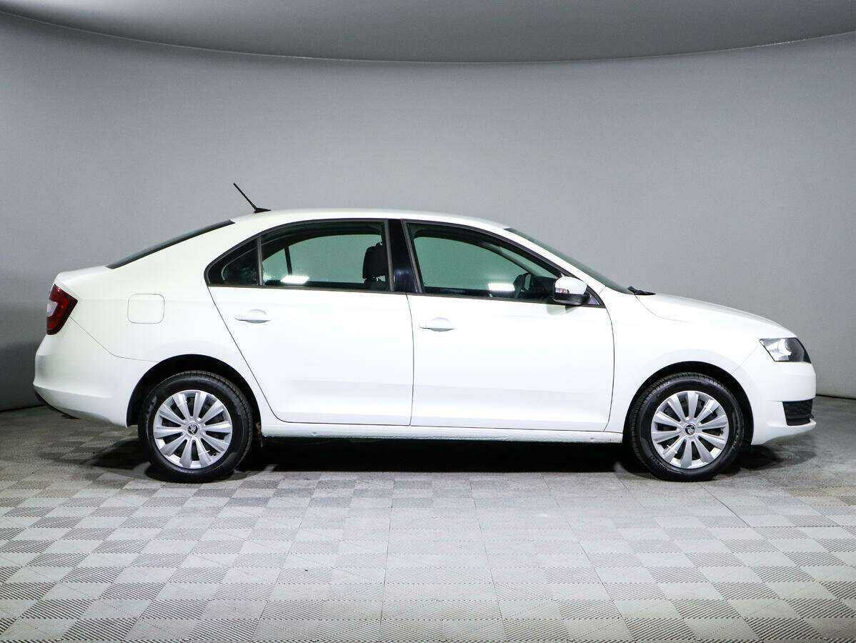 Skoda Rapid 2018 года с пробегом. Фото: #3
