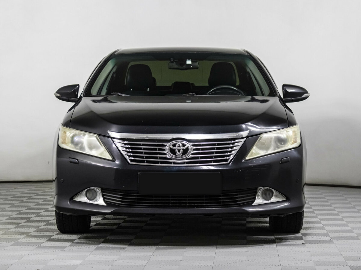 Toyota Camry 2012 года с пробегом. Фото: #1