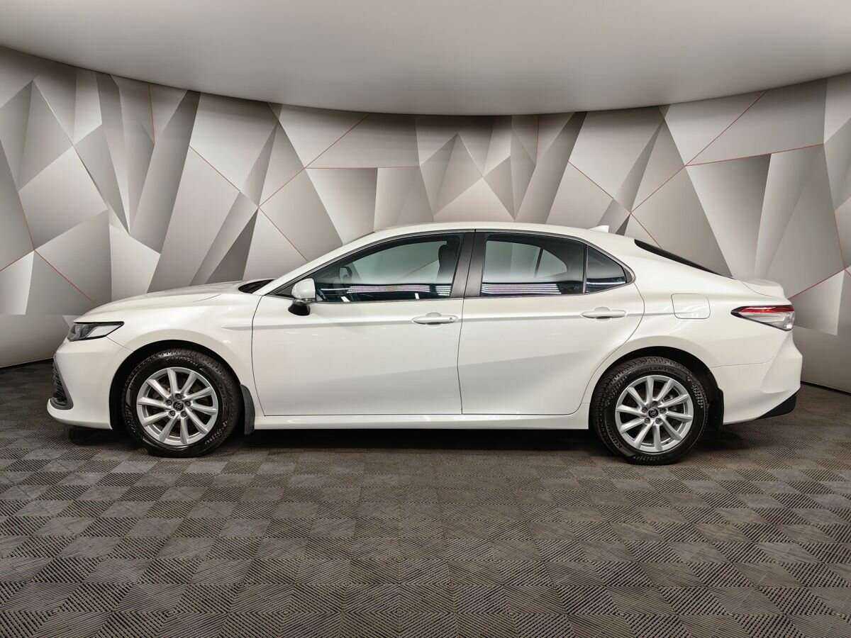 Toyota Camry 2021 года с пробегом. Фото: #4