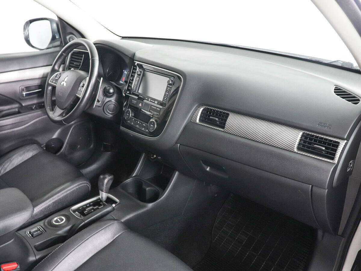 Mitsubishi Outlander 2012 года с пробегом. Фото: #9