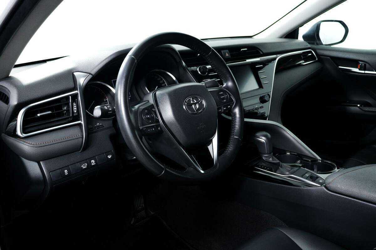 Toyota Camry 2019 года с пробегом. Фото: #12