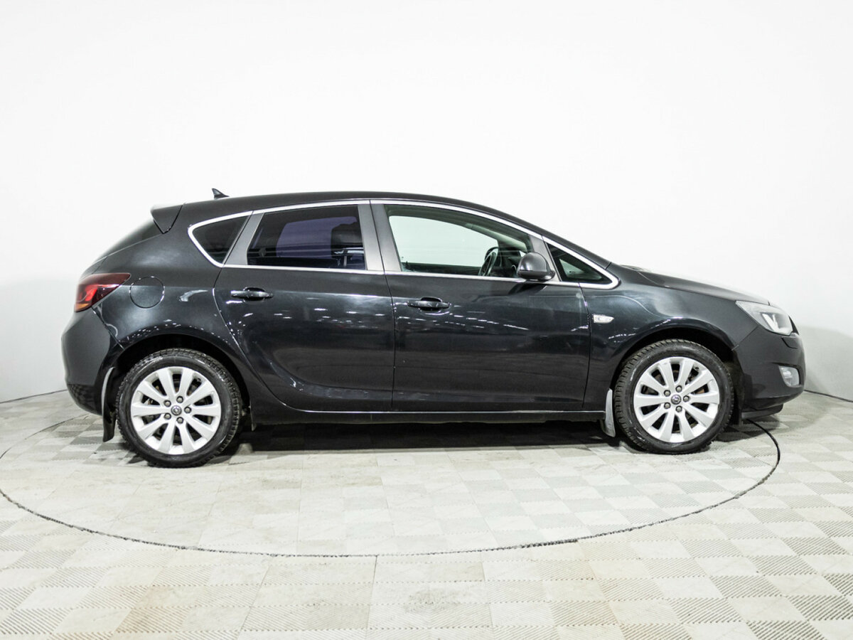 Opel Astra 2012 года с пробегом. Фото: #3