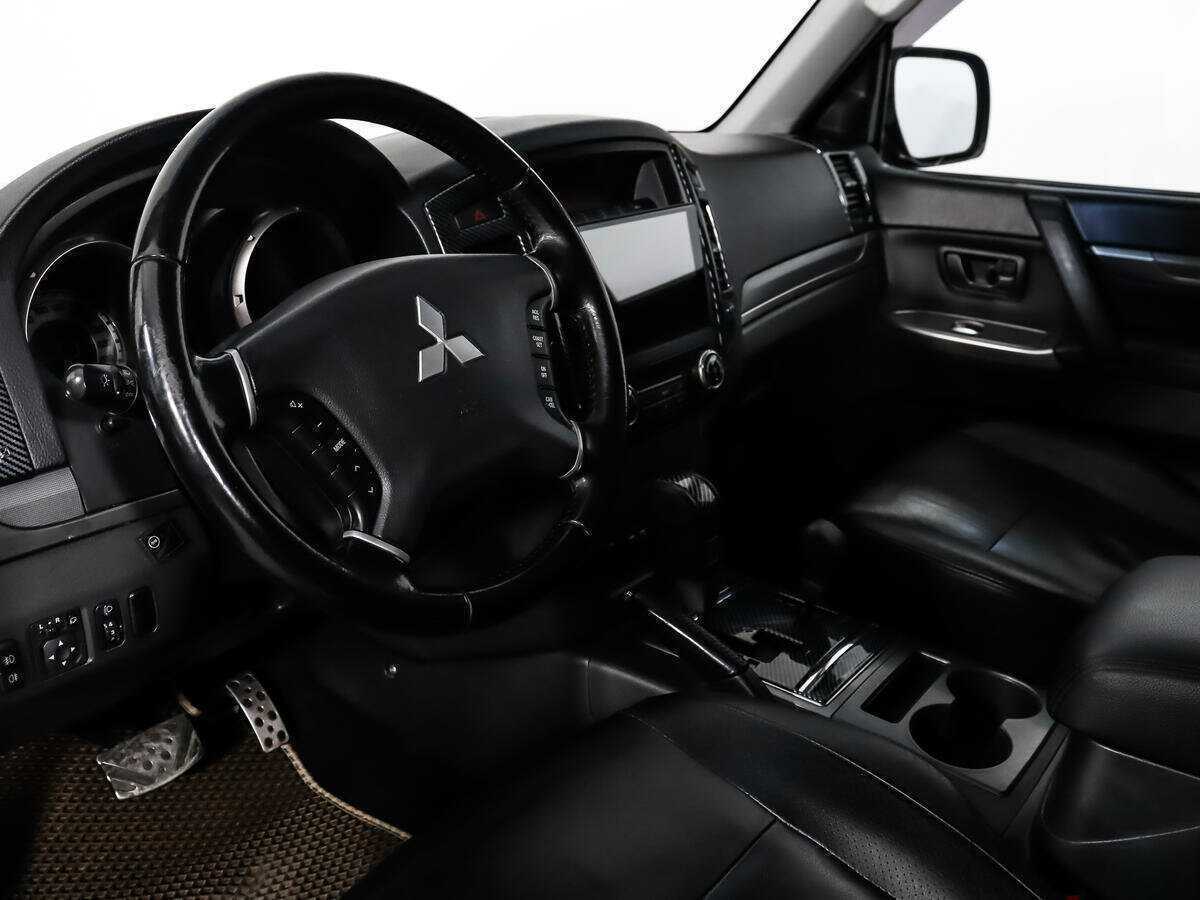 Mitsubishi Pajero 2013 года с пробегом. Фото: #8