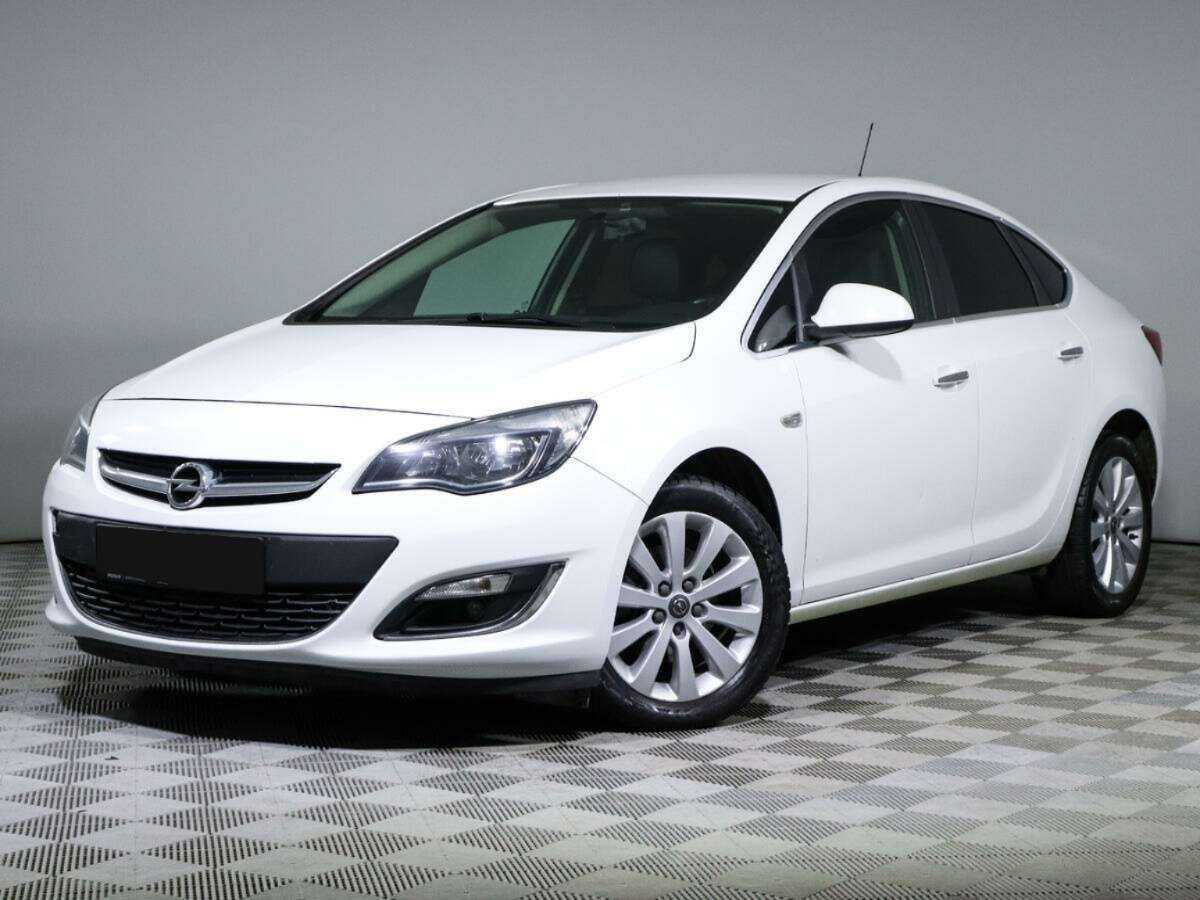 Opel Astra 2013 года с пробегом. Фото: #0