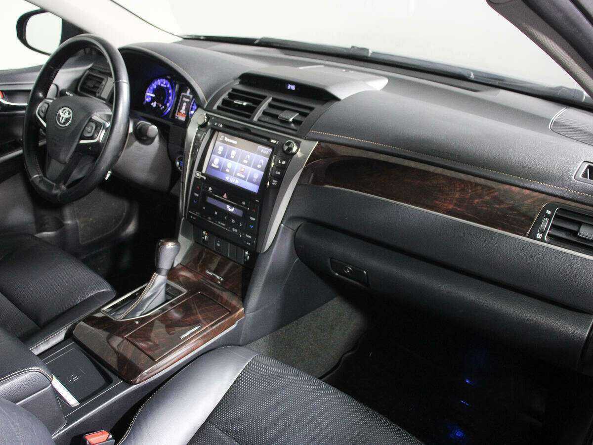 Toyota Camry 2018 года с пробегом. Фото: #8