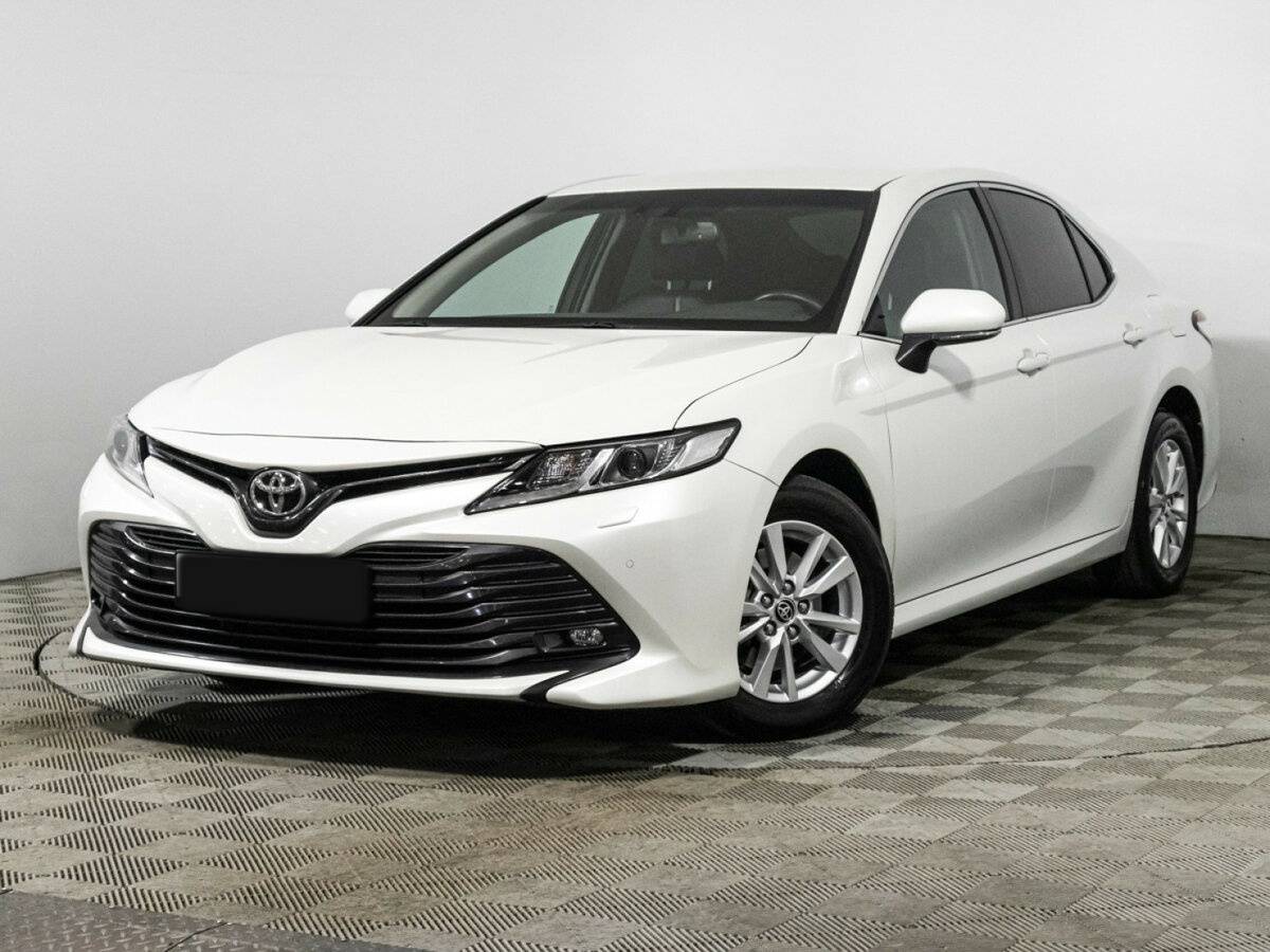 Toyota Camry 2020 года с пробегом. Посмотреть фото