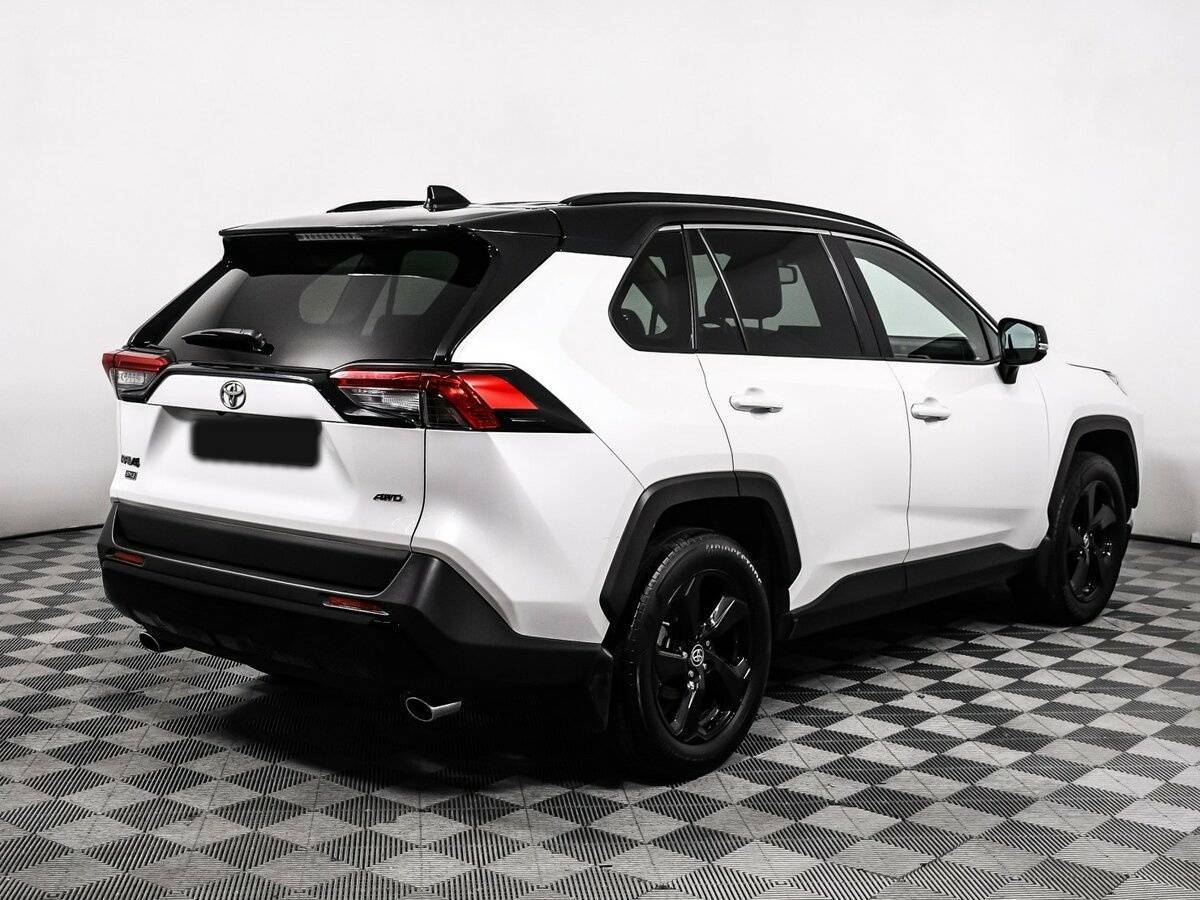 Toyota RAV4 2021 года с пробегом. Фото: #4