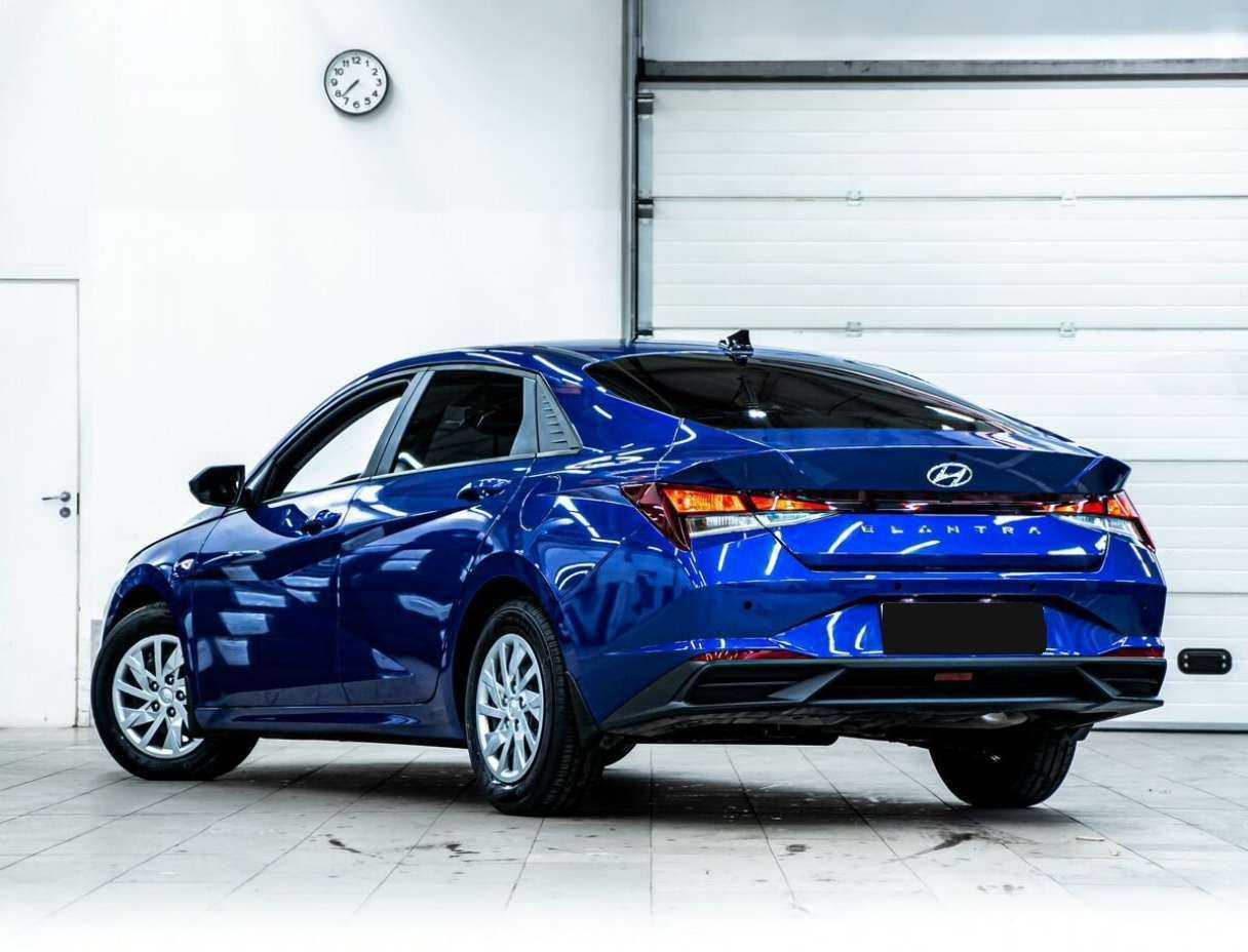 Hyundai Elantra 2021 года с пробегом. Фото: #4