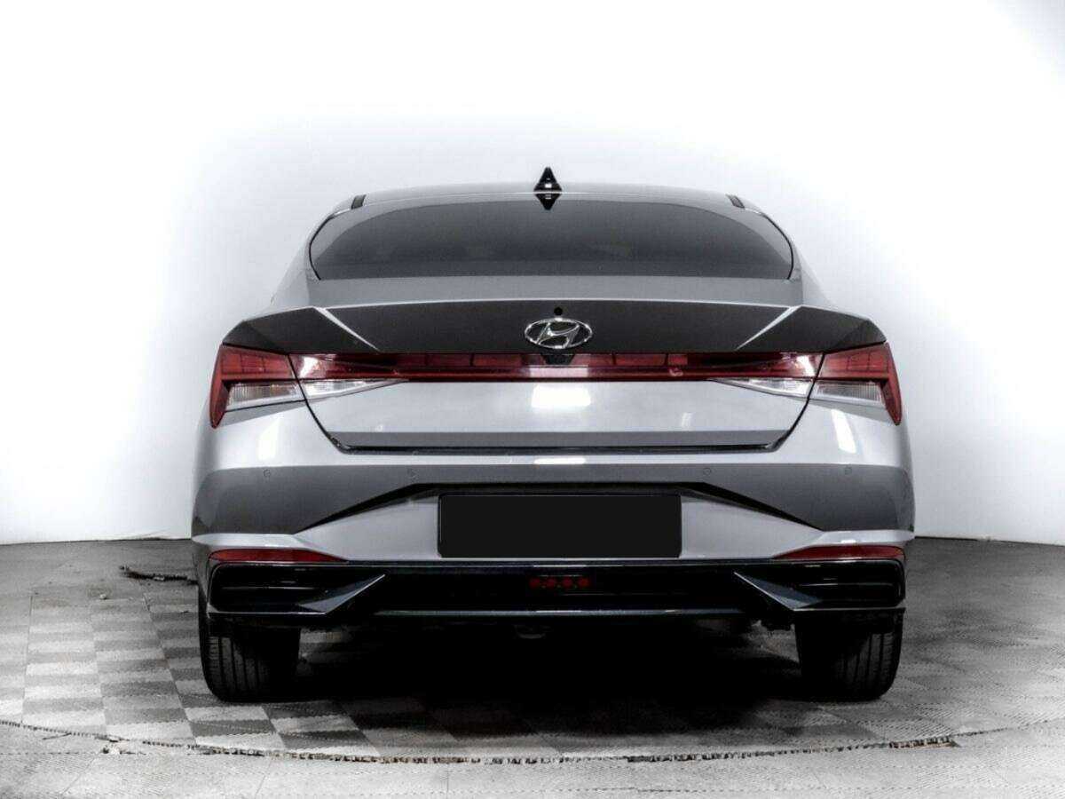 Hyundai Elantra 2021 года с пробегом. Фото: #4