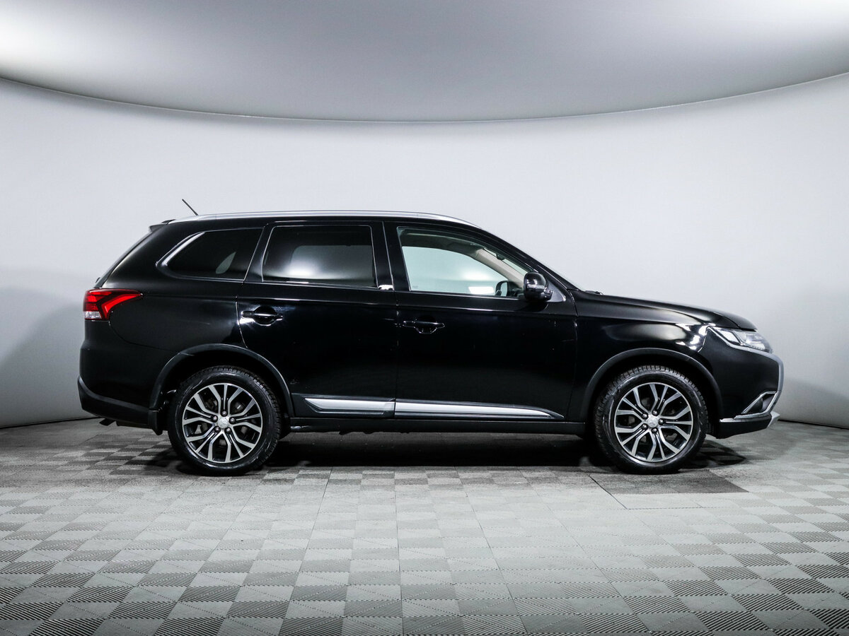 Mitsubishi Outlander 2015 года с пробегом. Фото: #3