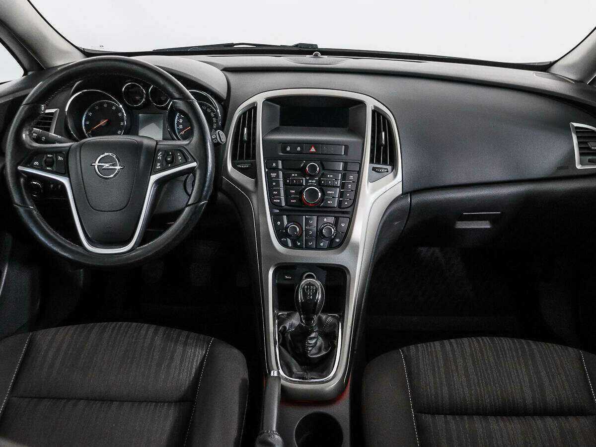 Opel Astra 2012 года с пробегом. Фото: #11
