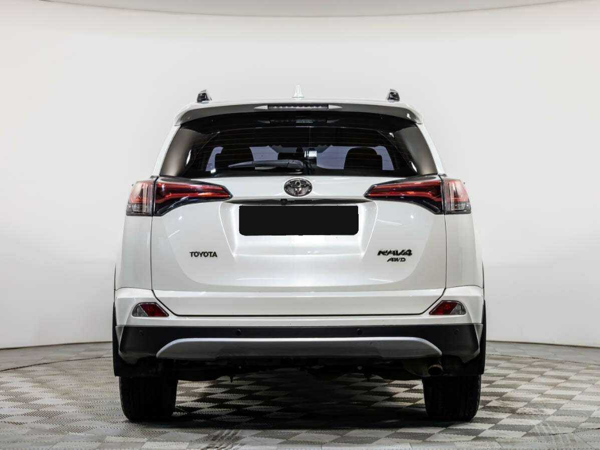 Toyota RAV4 2018 года с пробегом. Фото: #4