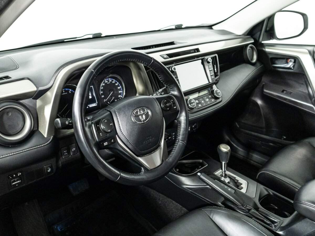 Toyota RAV4 2018 года с пробегом. Фото: #10