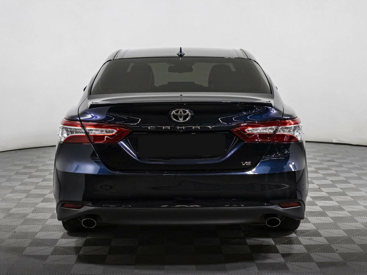 Toyota Camry 2018 года с пробегом. Фото: #4