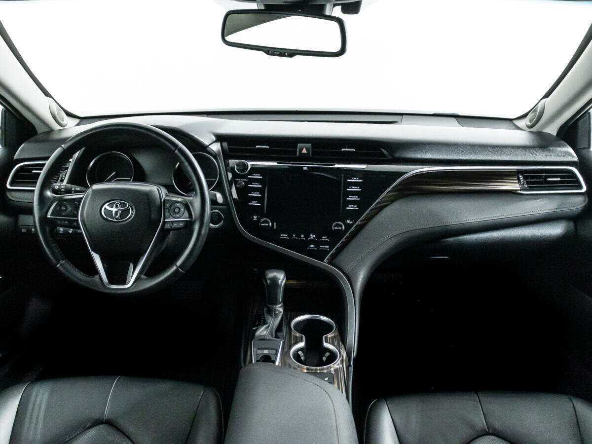 Toyota Camry 2020 года с пробегом. Фото: #12