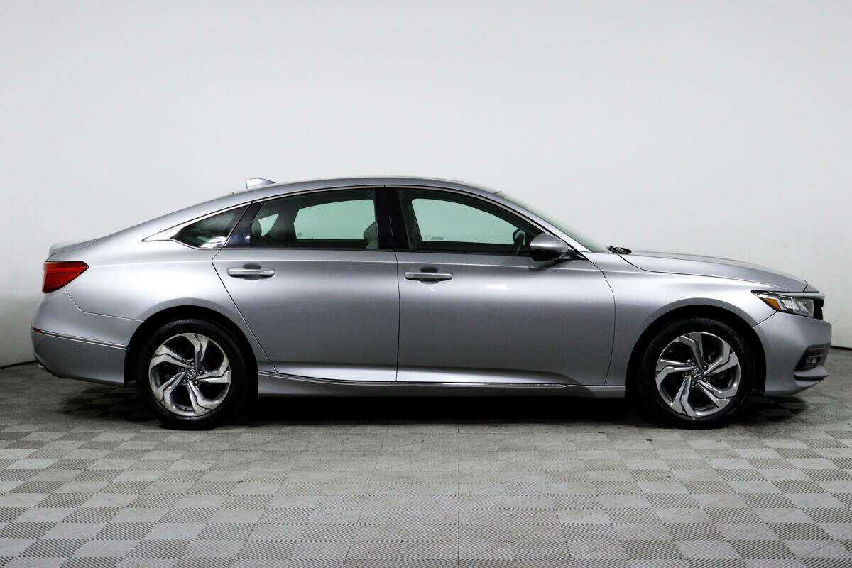 Honda Accord 2018 года с пробегом. Фото: #3
