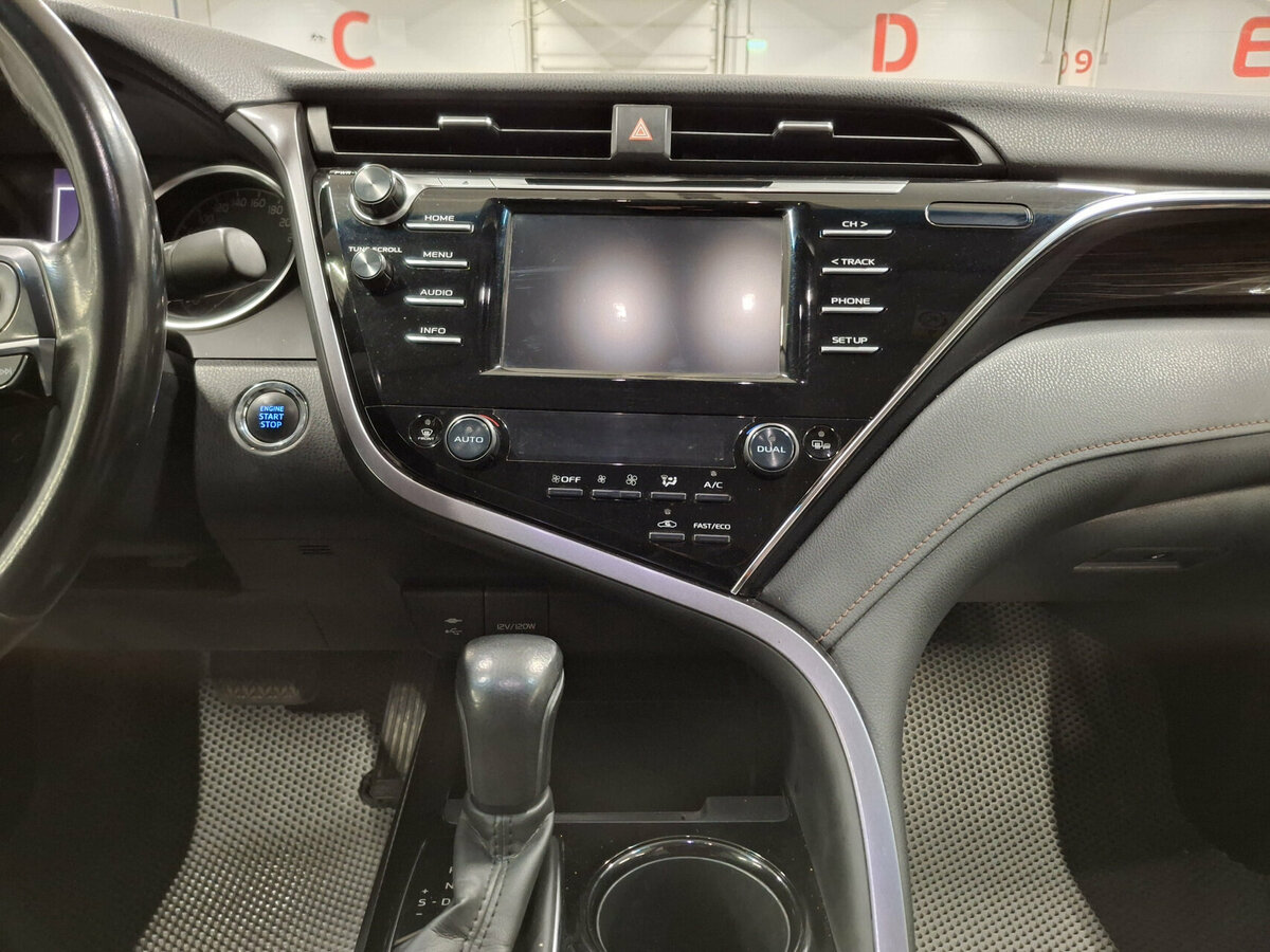Toyota Camry 2018 года с пробегом. Фото: #13