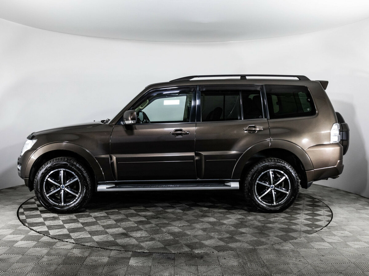 Mitsubishi Pajero 2017 года с пробегом. Фото: #8