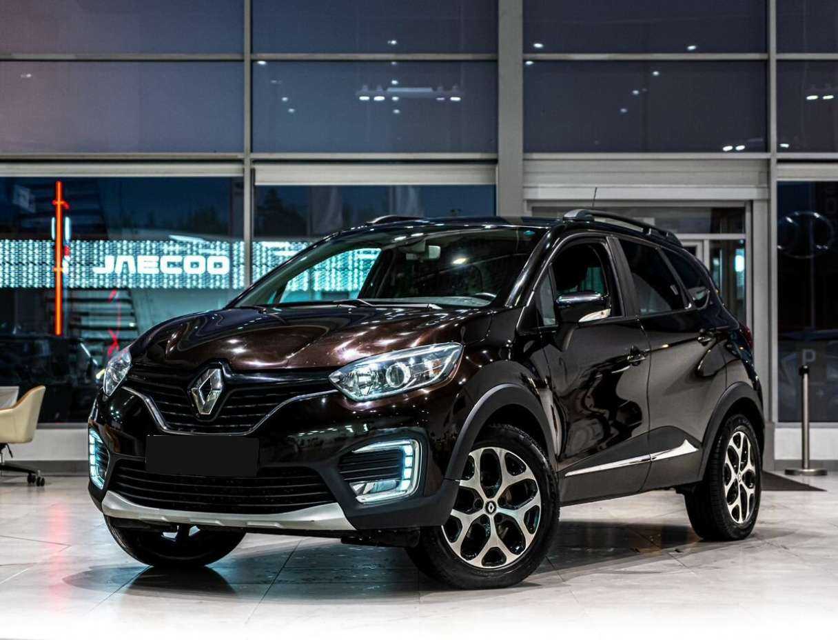 Renault Kaptur 2017 года с пробегом. Посмотреть фото