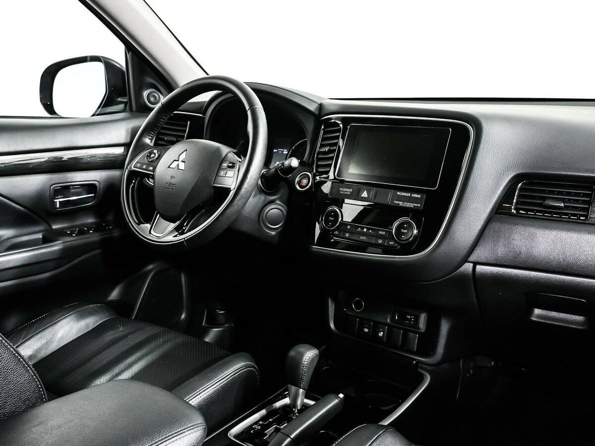 Mitsubishi Outlander 2018 года с пробегом. Фото: #8