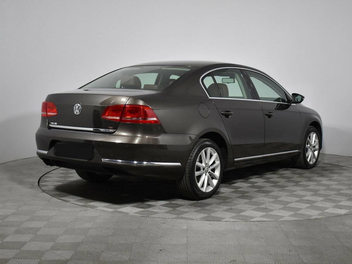 Volkswagen Passat 2012 года с пробегом. Фото: #4