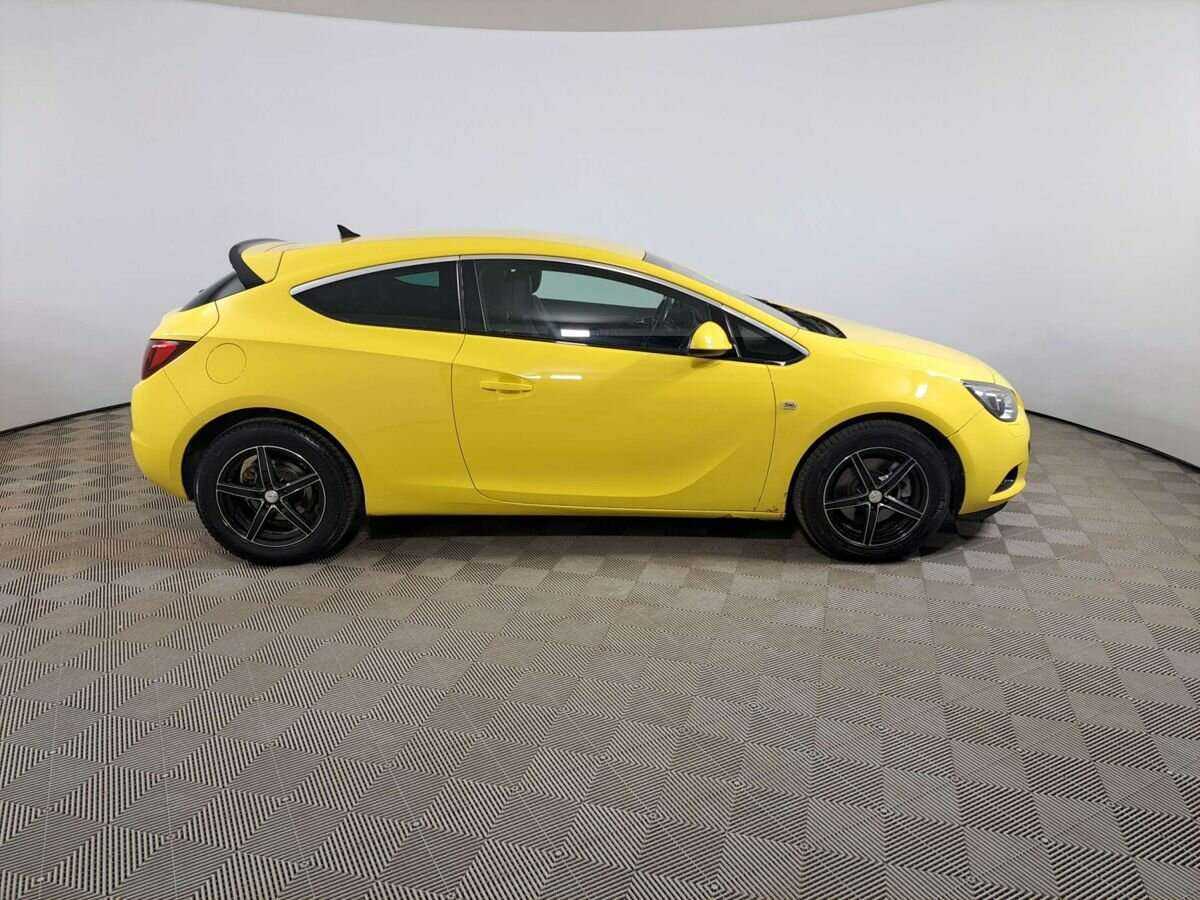 Opel Astra 2013 года с пробегом. Фото: #3