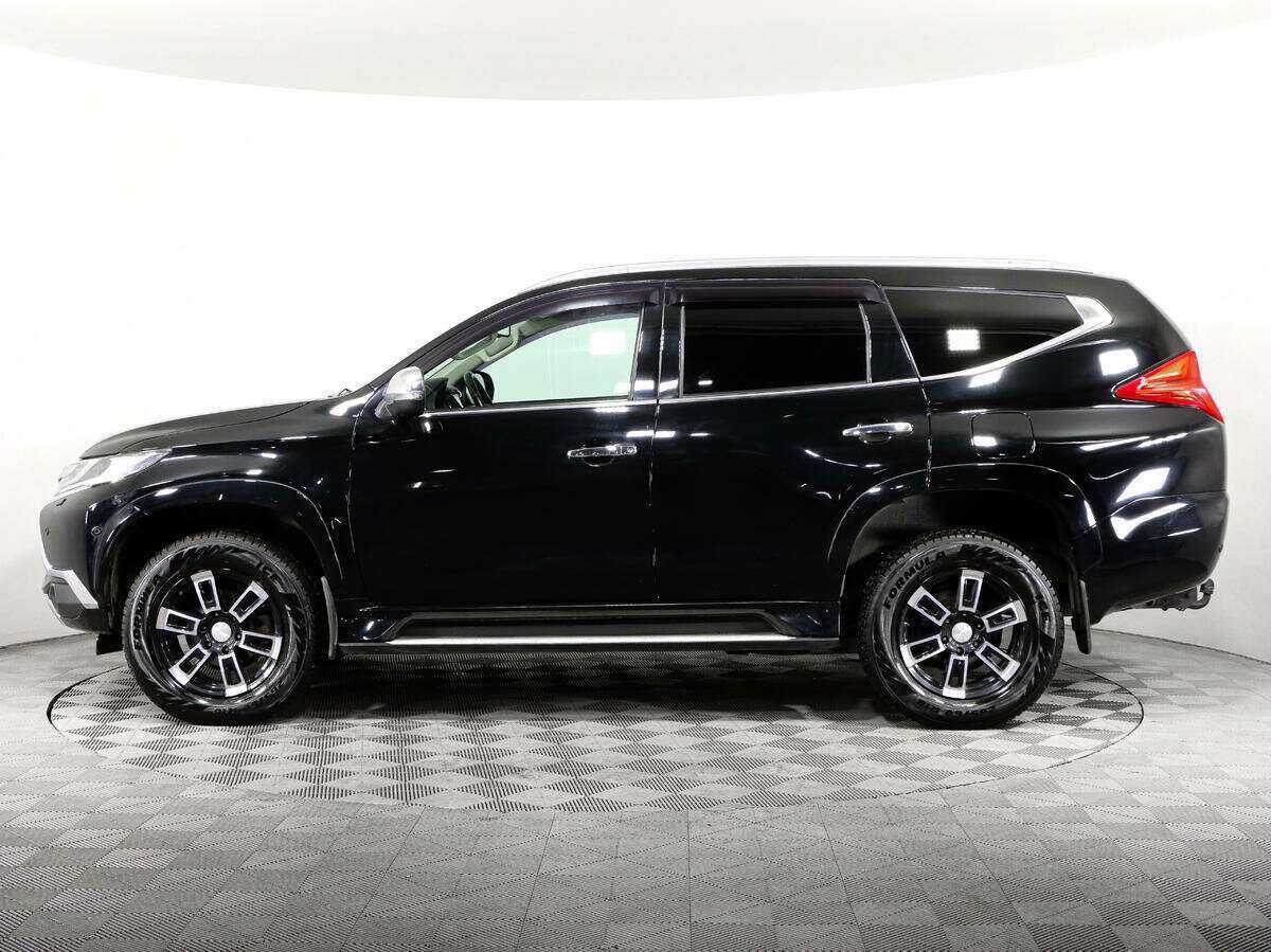 Mitsubishi Pajero Sport 2017 года с пробегом. Фото: #7
