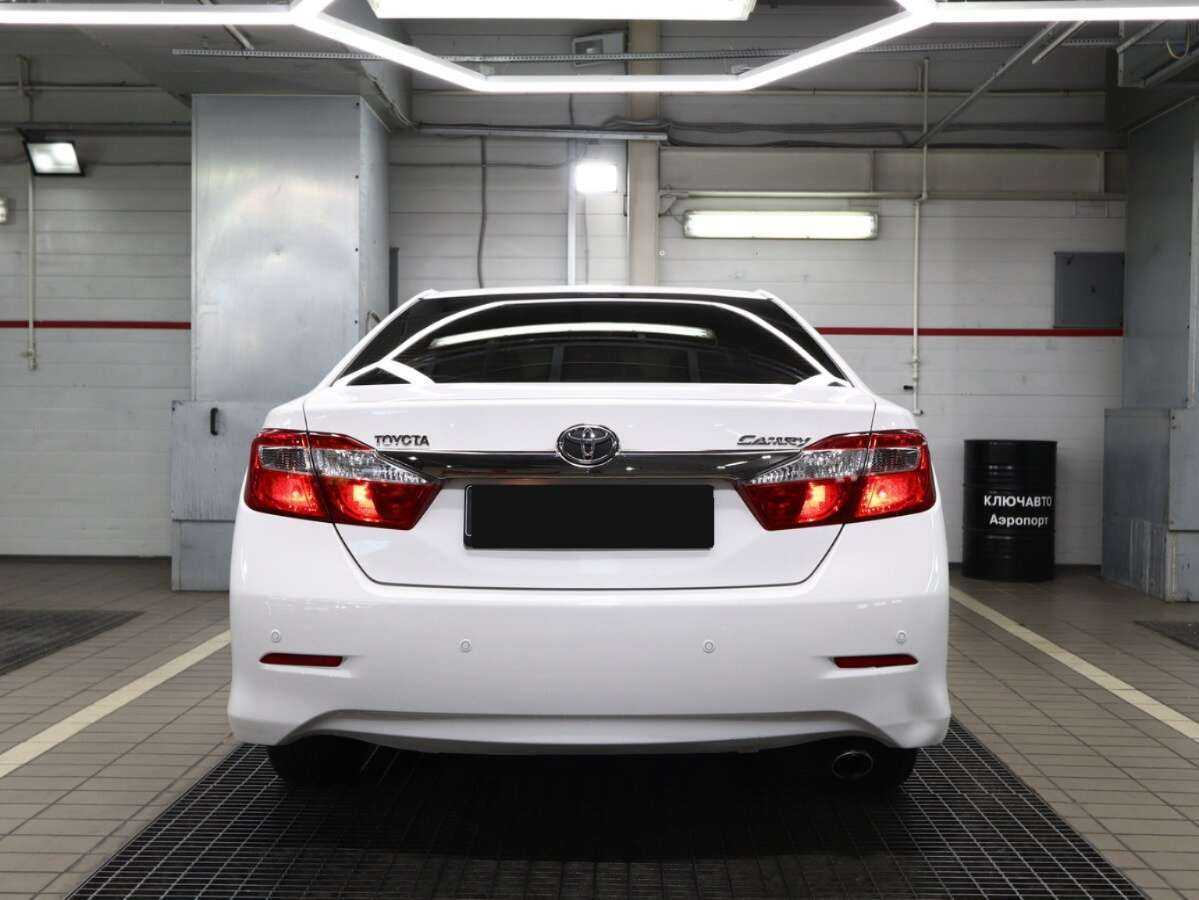 Toyota Camry 2013 года с пробегом. Фото: #3