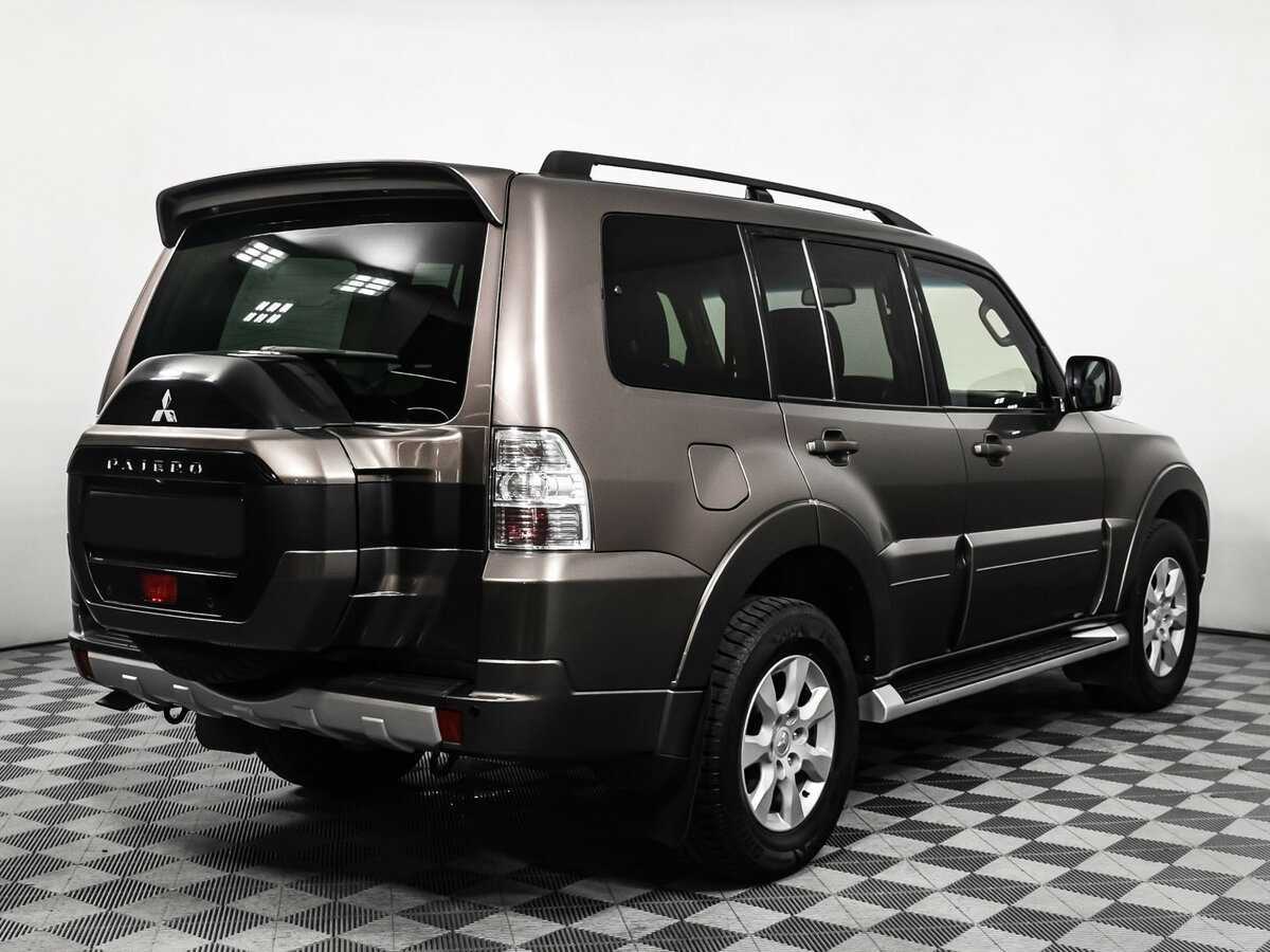 Mitsubishi Pajero 2015 года с пробегом. Фото: #4