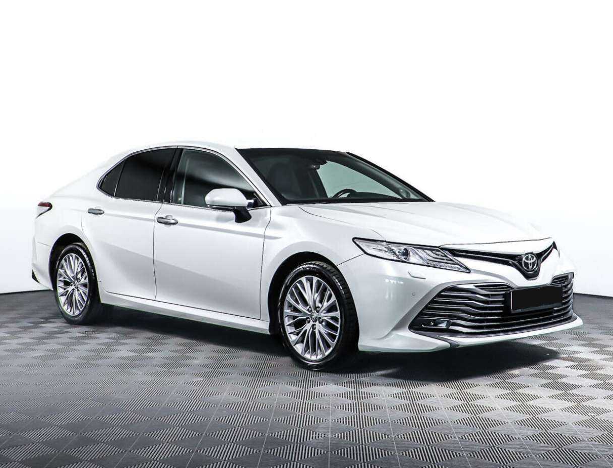 Toyota Camry 2019 года с пробегом. Фото: #2