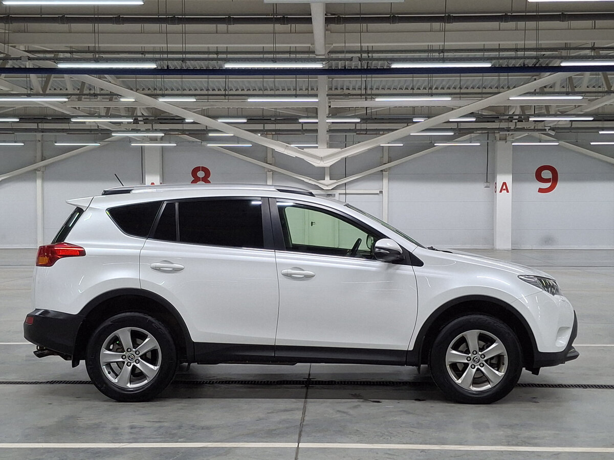 Toyota RAV4 2014 года с пробегом. Фото: #3