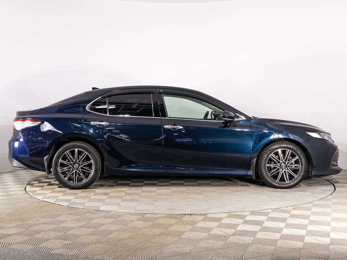 Toyota Camry 2018 года с пробегом. Фото: #3