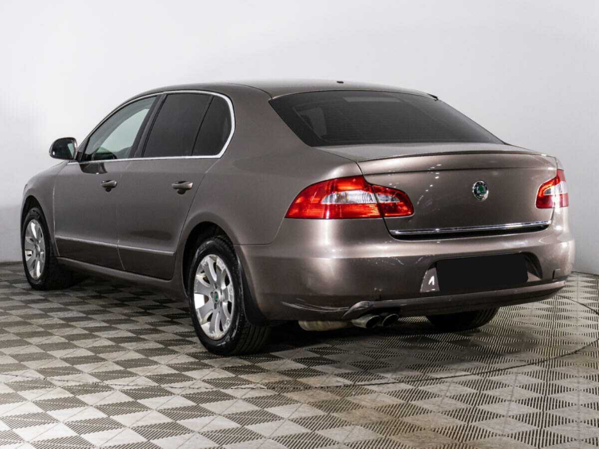 Skoda Superb 2012 года с пробегом. Фото: #6