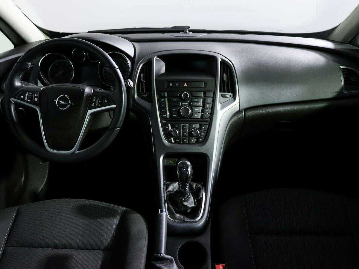 Opel Astra 2014 года с пробегом. Фото: #11