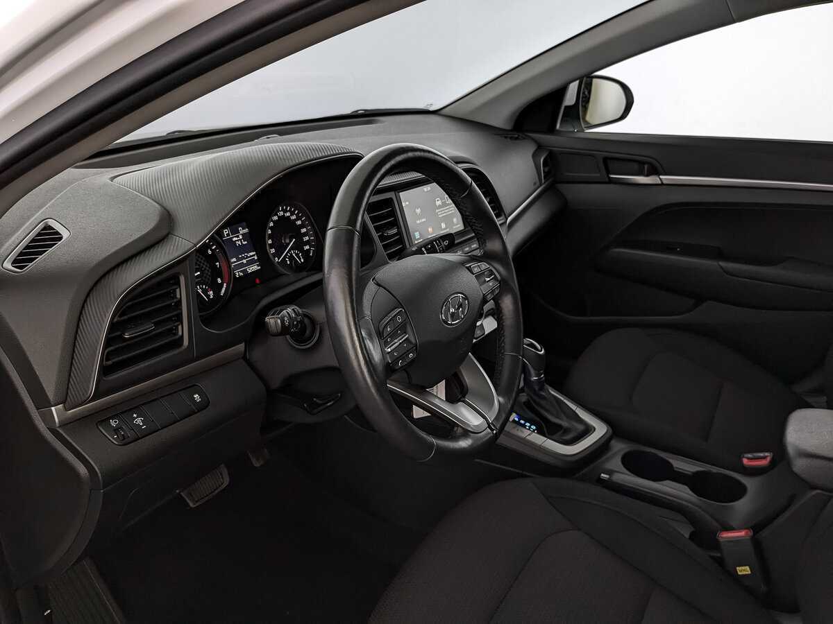 Hyundai Elantra 2019 года с пробегом. Фото: #14
