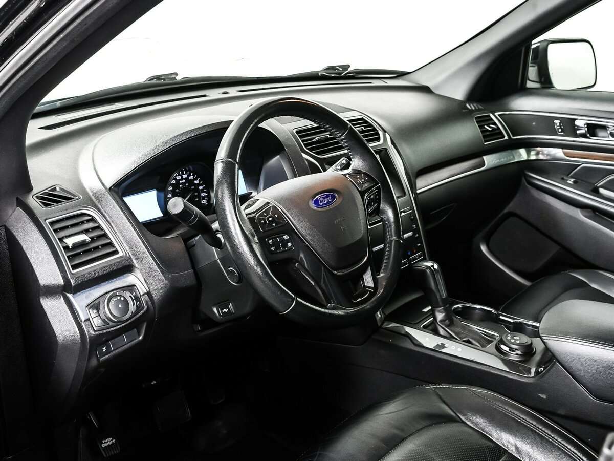 Ford Explorer 2017 года с пробегом. Фото: #12