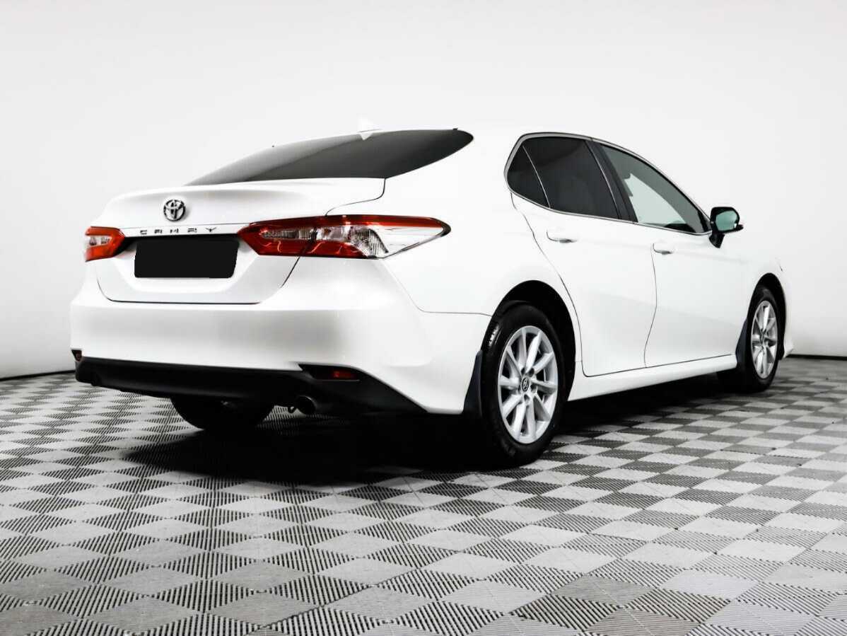 Toyota Camry 2021 года с пробегом. Фото: #4